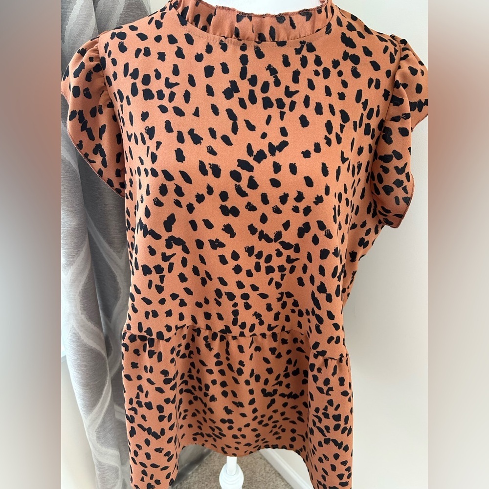 Leopard Print Ruffle Sleeve Top - Picture 2 of 4